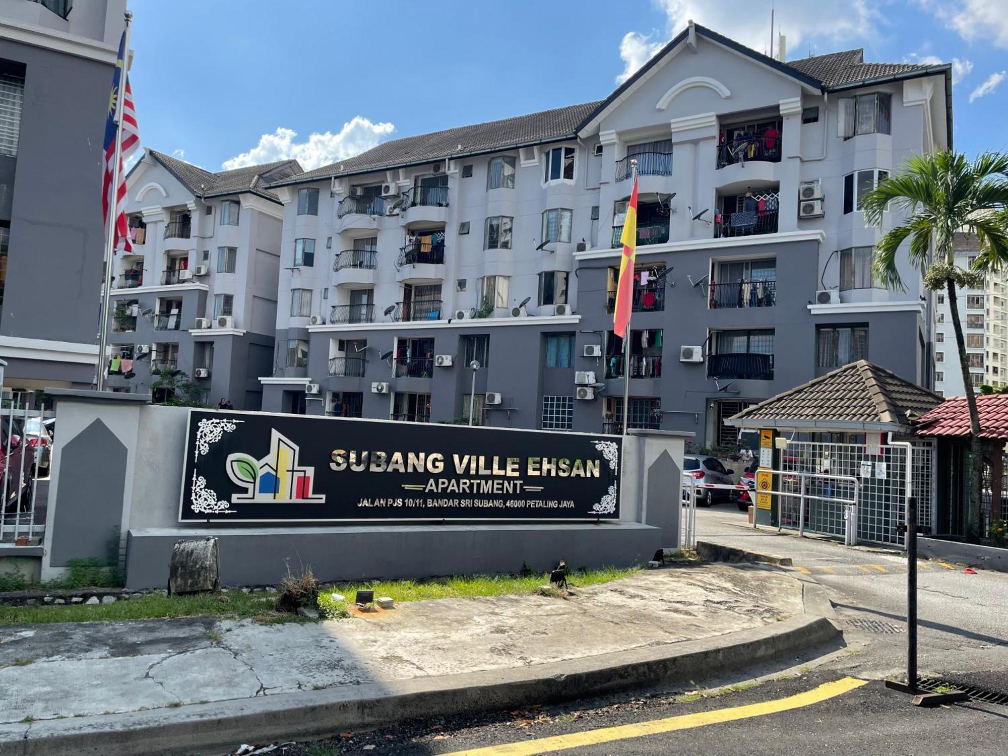 Subang Ville Ehsan Apartment Kampong Baharu Sungai Way Екстер'єр фото